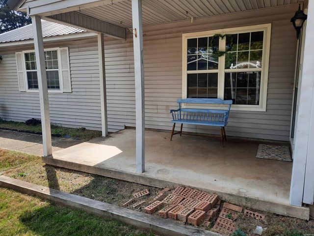 701 Clarence Street, Mountain View, AR 72560