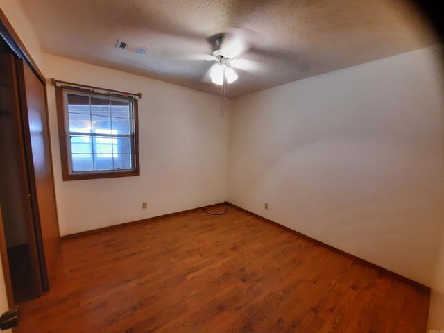 701 Clarence Street, Mountain View, AR 72560