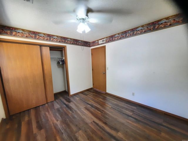 701 Clarence Street, Mountain View, AR 72560