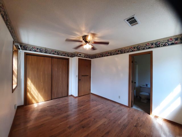 701 Clarence Street, Mountain View, AR 72560