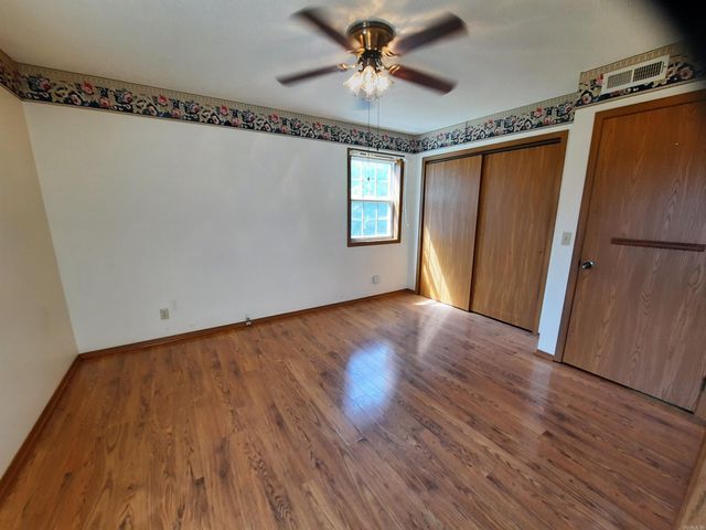 701 Clarence Street, Mountain View, AR 72560