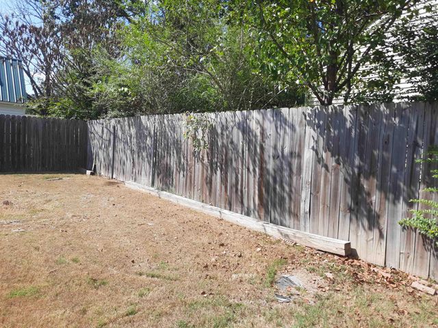 701 Clarence Street, Mountain View, AR 72560