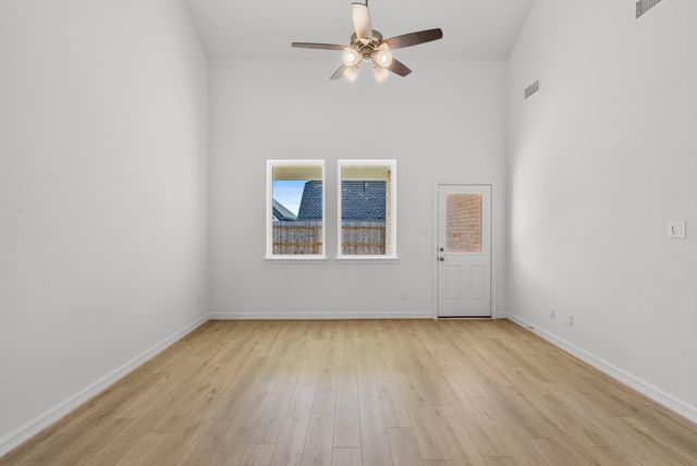 21615 Foxes Trove Trail, Magnolia, TX 77355