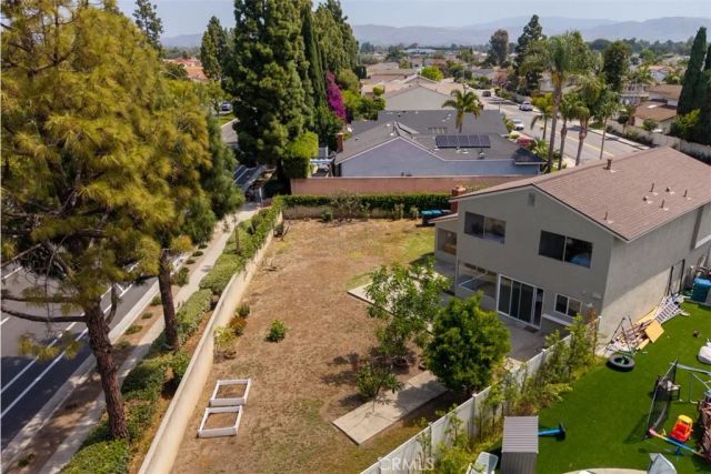 14781 Deer Park, Irvine, CA 92604