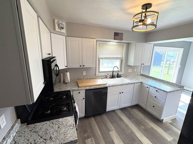 300 S Park Street, Albany, WI 53502