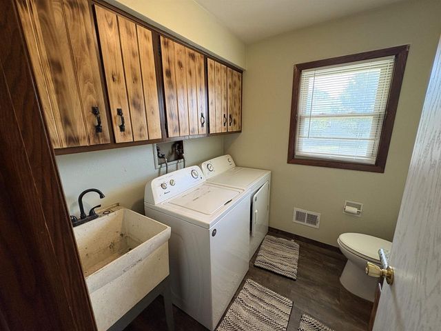 300 S Park Street, Albany, WI 53502