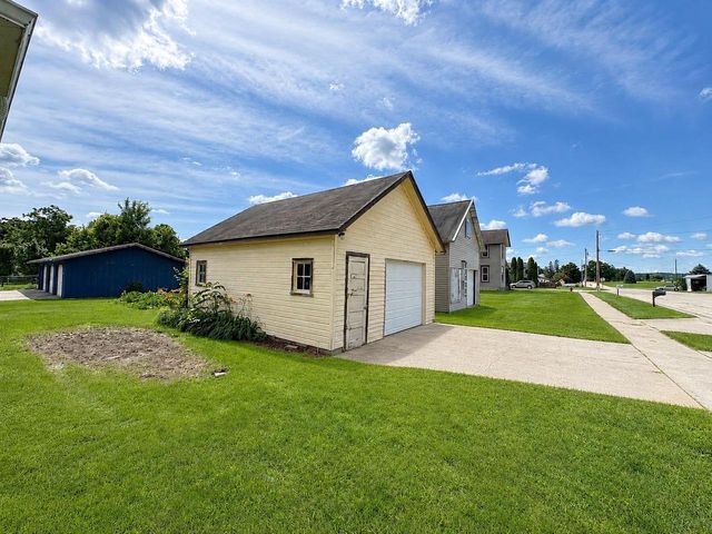 300 S Park Street, Albany, WI 53502