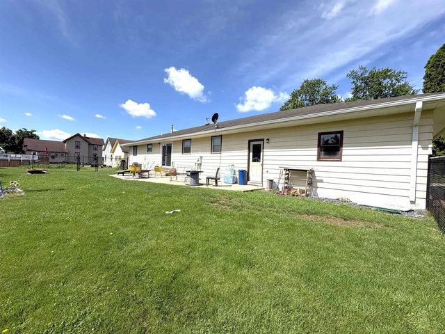 300 S Park Street, Albany, WI 53502