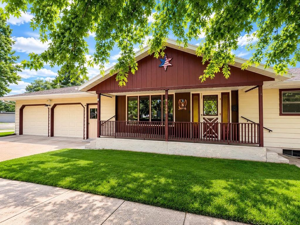 300 S Park Street, Albany, WI 53502