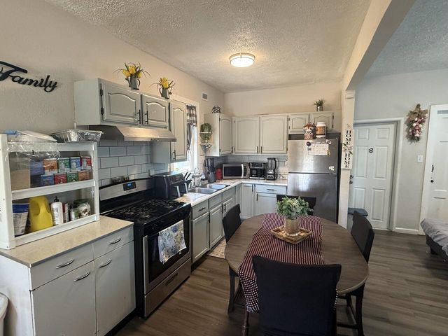 1711 S 15th PLACE, Milwaukee, WI 53204