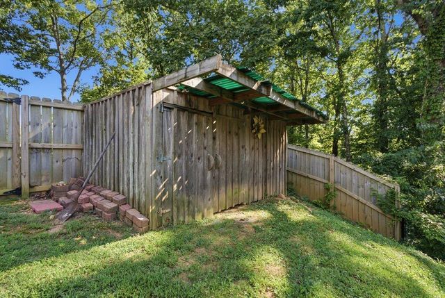 1718 Lake Wood Circle, Hixson, TN 37343