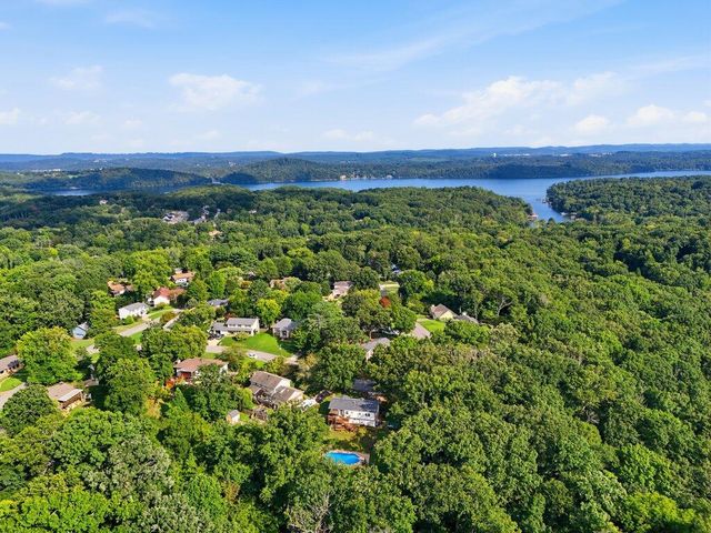 1718 Lake Wood Circle, Hixson, TN 37343