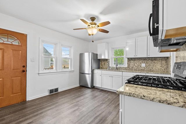 3779 Pennsylvania AVENUE, Saint Francis, WI 53235