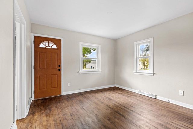 3779 Pennsylvania AVENUE, Saint Francis, WI 53235