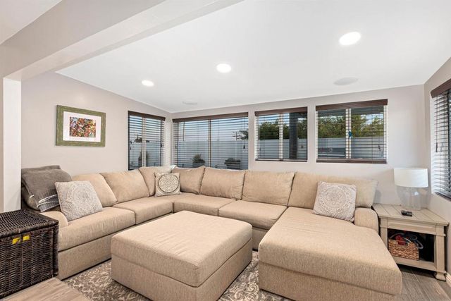 2884 Amulet St., San Diego, CA 92123