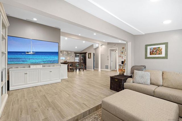 2884 Amulet St., San Diego, CA 92123