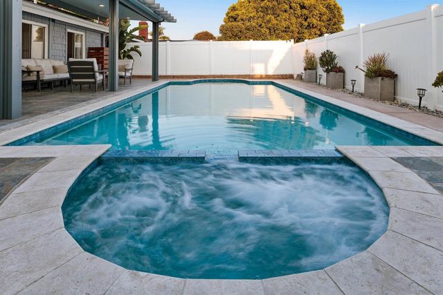 2884 Amulet St., San Diego, CA 92123