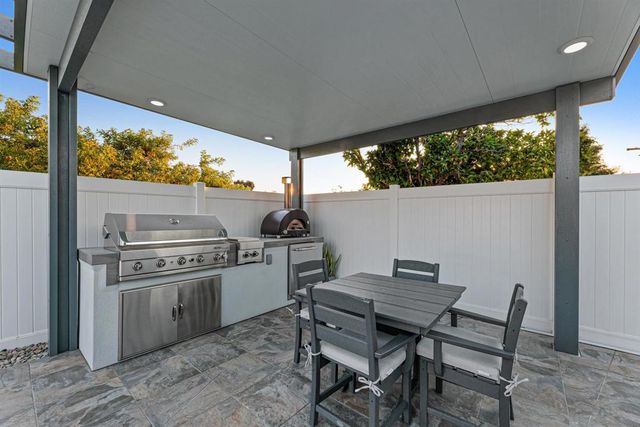 2884 Amulet St., San Diego, CA 92123