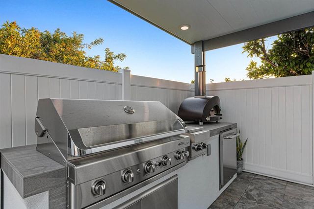 2884 Amulet St., San Diego, CA 92123