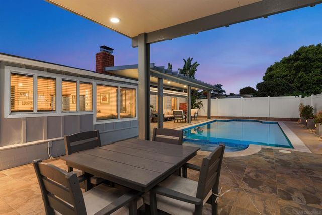 2884 Amulet St., San Diego, CA 92123