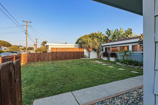 2884 Amulet St., San Diego, CA 92123