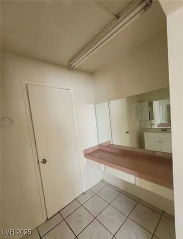 1673 Caliente Court, Las Vegas, NV 89119