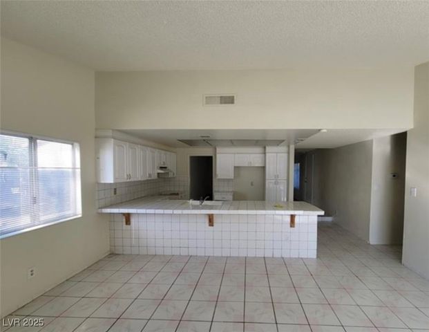 1673 Caliente Court, Las Vegas, NV 89119