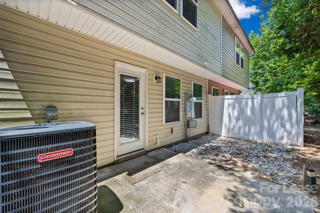 9612 Brackenview Court, Charlotte, NC 28214