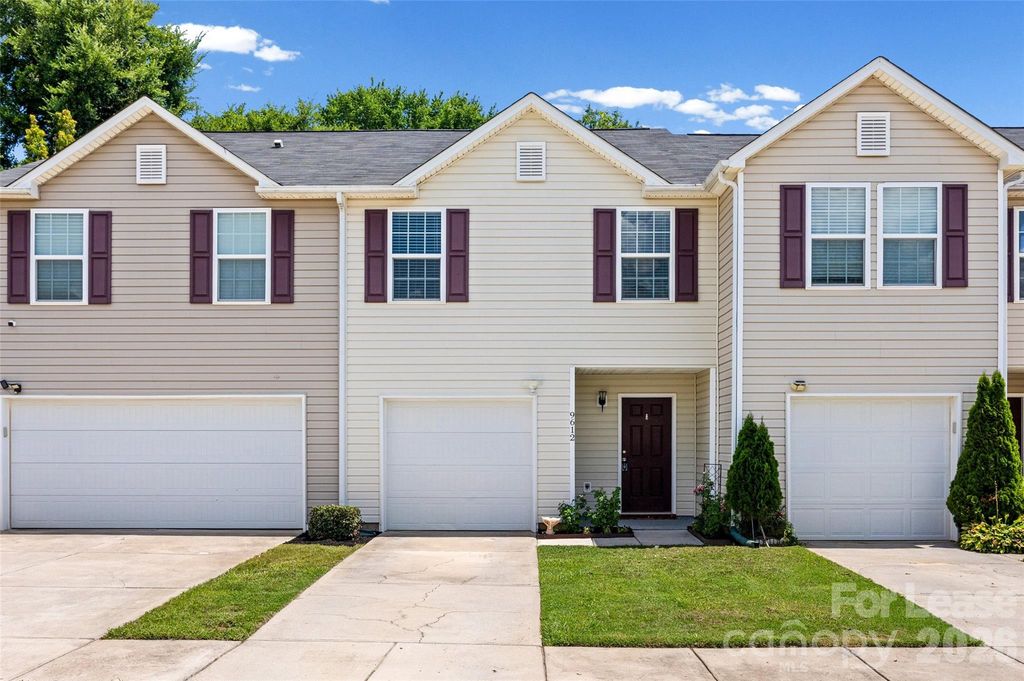 9612 Brackenview Court, Charlotte, NC 28214