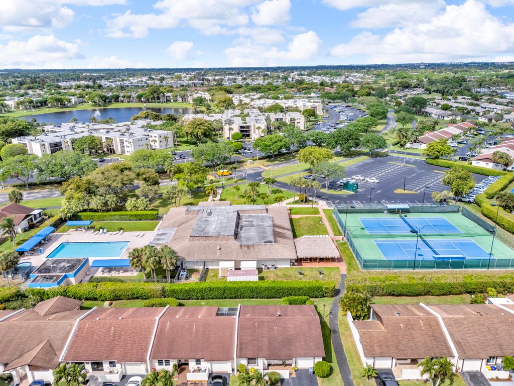 5190 Las Verdes Circle 315, Delray Beach, FL 33484