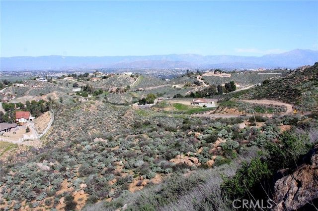 39 Burwood Drive, Perris, CA 92570