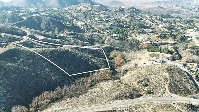 39 Burwood Drive, Perris, CA 92570