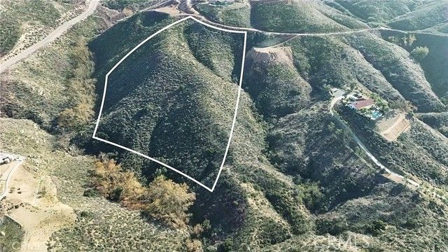 39 Burwood Drive, Perris, CA 92570