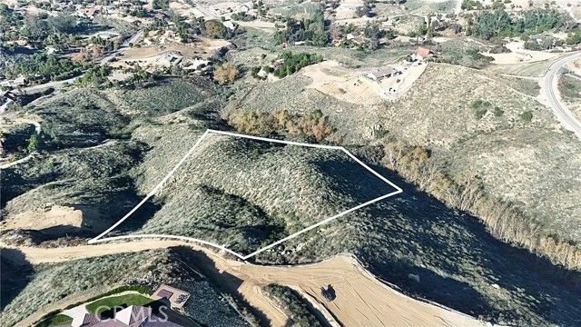 39 Burwood Drive, Perris, CA 92570