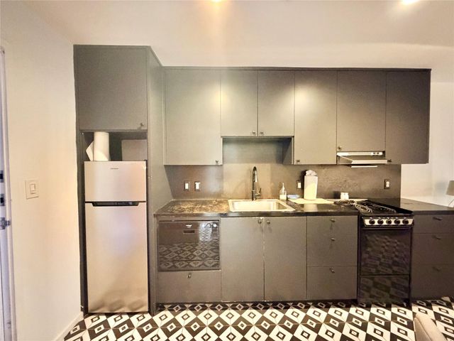 201 Academy DR 103, Austin, TX 78704