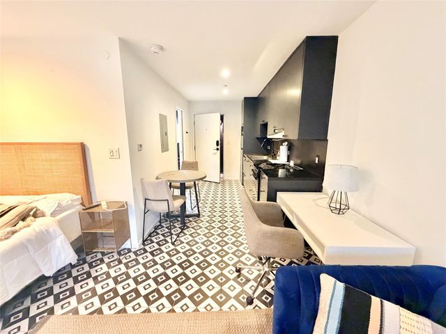 201 Academy DR 103, Austin, TX 78704