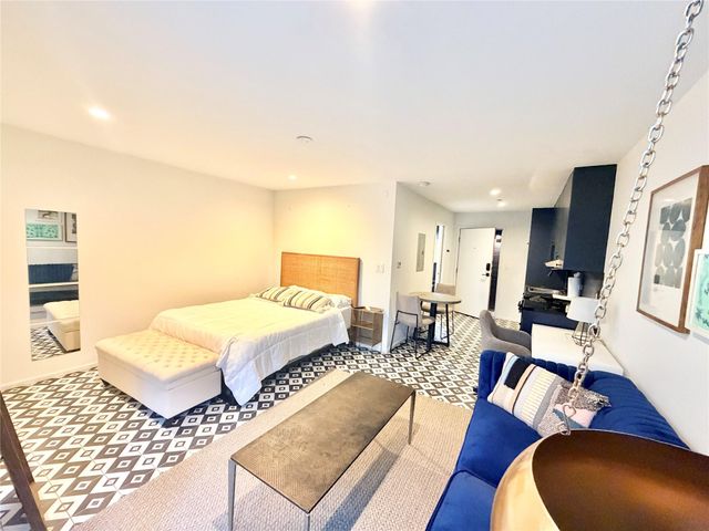 201 Academy DR 103, Austin, TX 78704