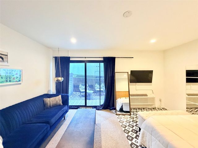 201 Academy DR 103, Austin, TX 78704