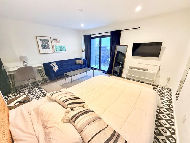 201 Academy DR 103, Austin, TX 78704