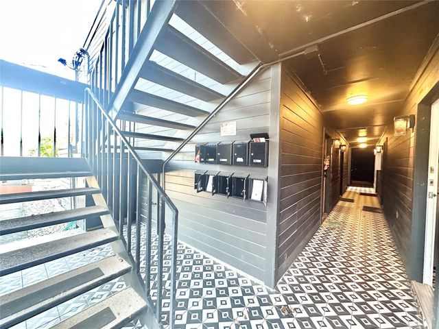 201 Academy DR 103, Austin, TX 78704