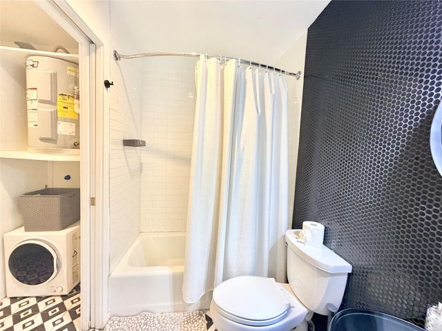 201 Academy DR 103, Austin, TX 78704