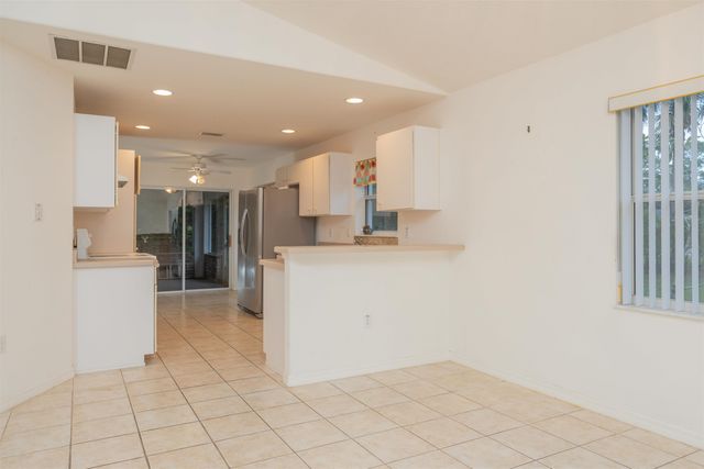 38 Pierce Ln, Palm Coast, FL 32164