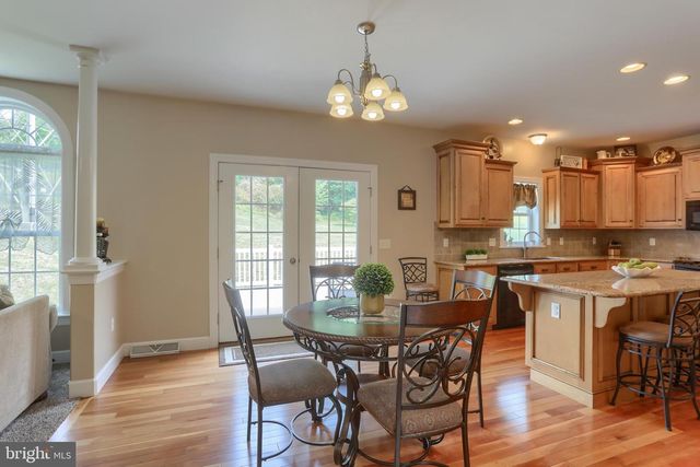 304 IRON VALLEY DR, Lebanon, PA 17042