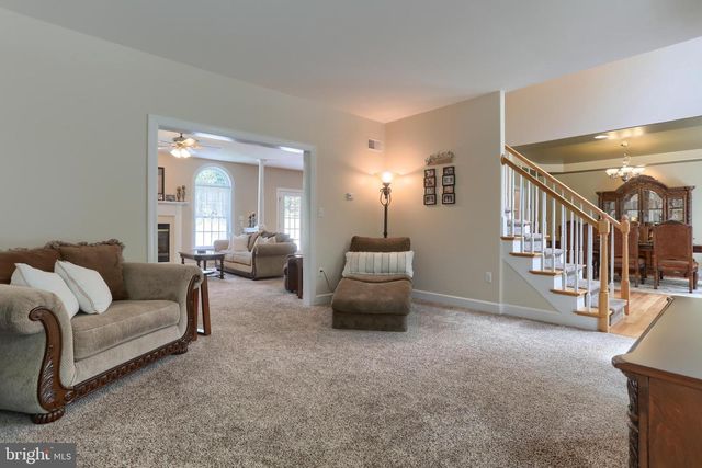 304 IRON VALLEY DR, Lebanon, PA 17042