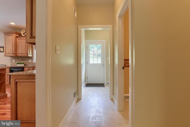 304 IRON VALLEY DR, Lebanon, PA 17042