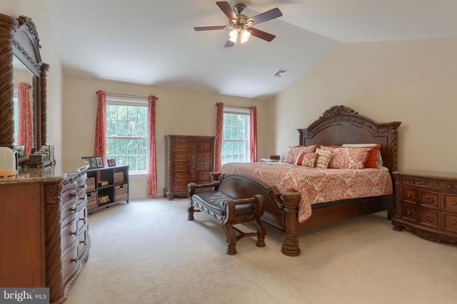 304 IRON VALLEY DR, Lebanon, PA 17042
