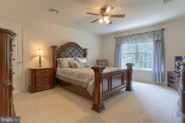 304 IRON VALLEY DR, Lebanon, PA 17042