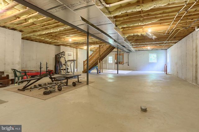 304 IRON VALLEY DR, Lebanon, PA 17042