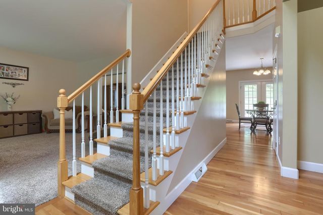 304 IRON VALLEY DR, Lebanon, PA 17042