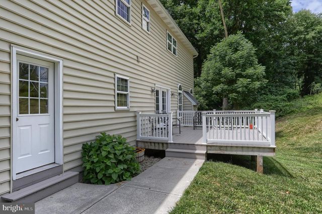 304 IRON VALLEY DR, Lebanon, PA 17042